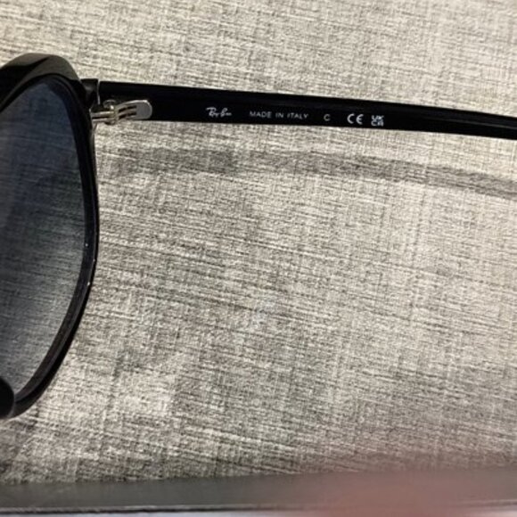 Ray-Ban Aviator Sunglasses Black Frame Gradient Gray Lens - Picture 6 of 6
